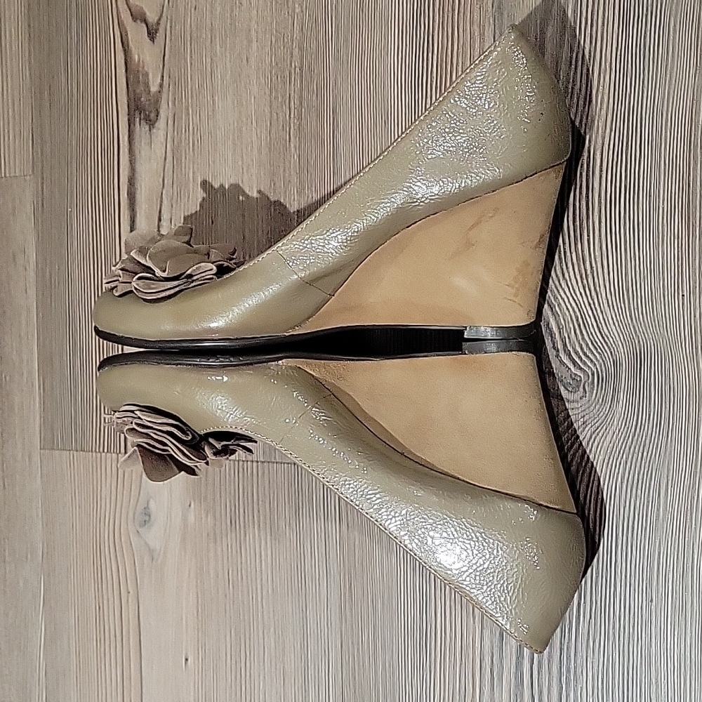 Aerosoles suede wedges - Picture 3 of 5